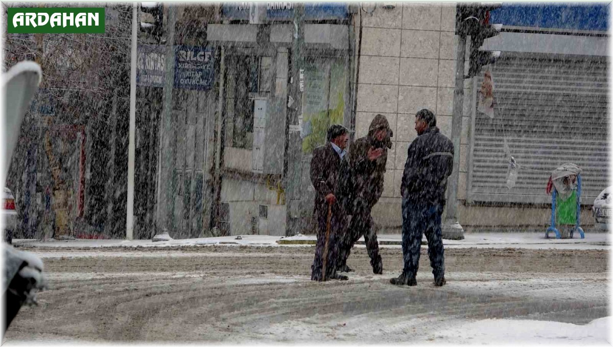 Ardahan mart ayında yağan karla beyaza büründü