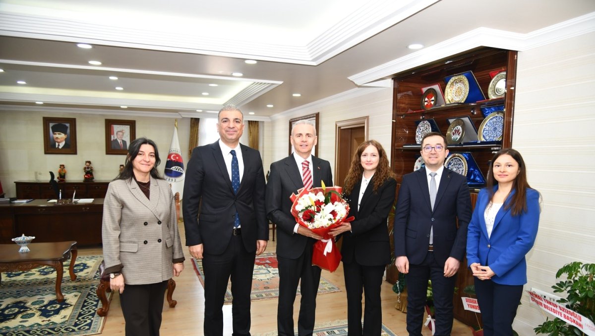 Ardahan Valisi Çiçekli, Vergi Haftası dolayısıyla Defterdarlık heyetini kabul etti