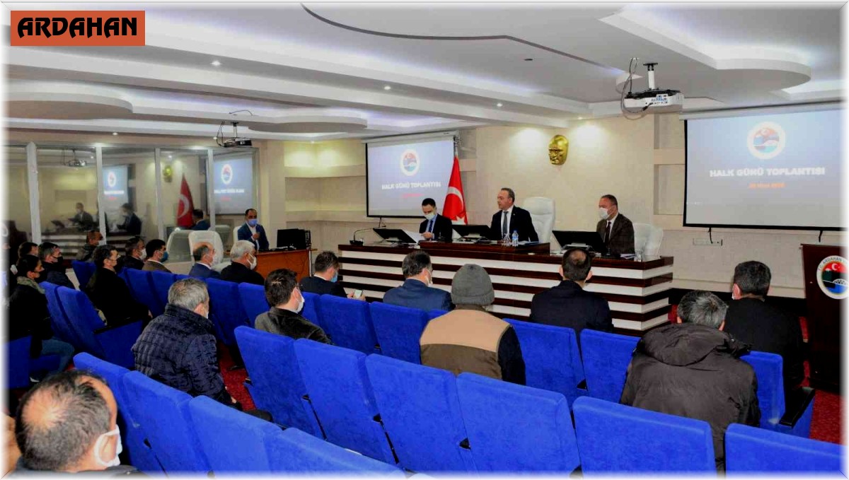 Ardahan Valisi Öner, Halk Günü toplantısında vatandaşları dinledi