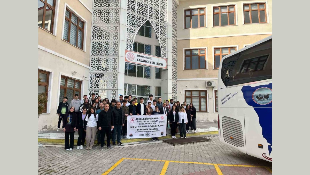 Ardahanlı öğrenciler ulusal egemenlik yolunda Ankara gidiyor
