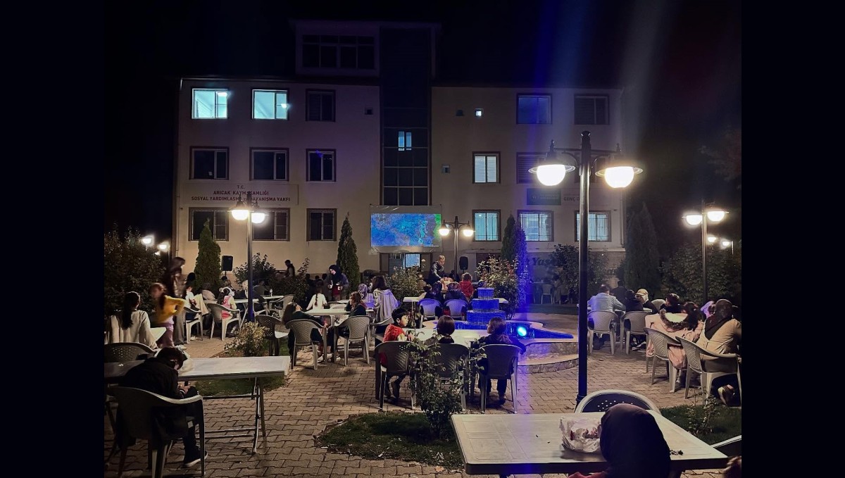 Arıcak ilçesinde açık hava sinema etkinliği