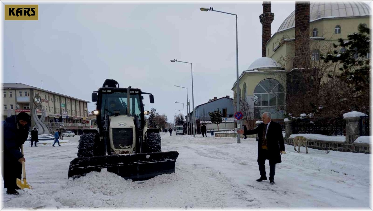 Arpaçay Belediyesi karla mücadele çalışmalarını hızlandırdı