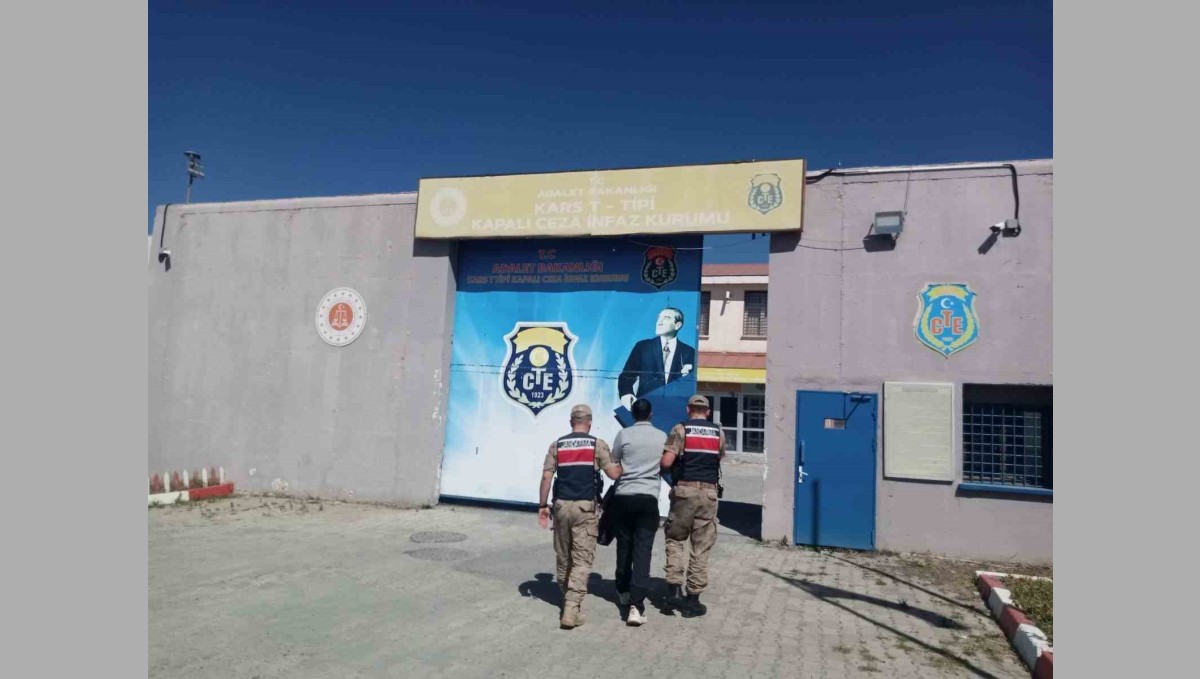 Arpaçay'da 22 suç kaydıyla aranan 1 kişi yakalandı