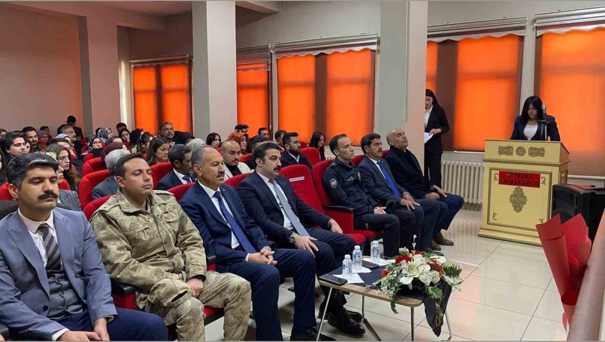 Arpaçay'da 24 Kasım Öğretmenler Günü kutlandı