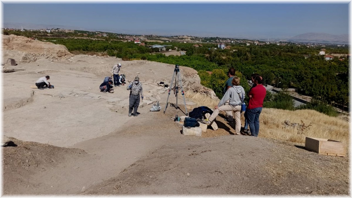 Arslantepe Höyüğü kazılarında 5 bin yıllık tohumlar ortaya çıkarıldı