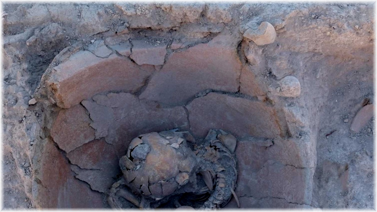 Arslantepe Höyüğü'nde MÖ 3600 yılından kalma 2 çocuk iskeleti bulundu