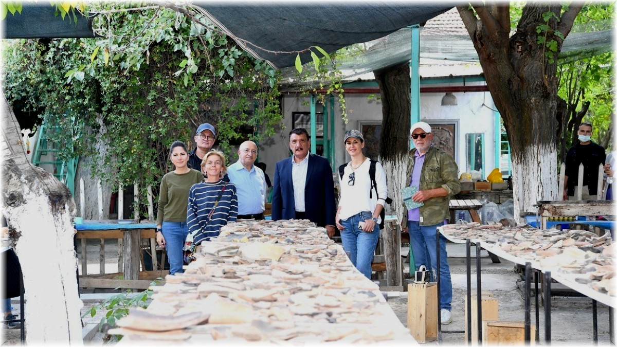 Arslantepe ve müzeleri gezen Gazetecilerden Malatya'ya övgü