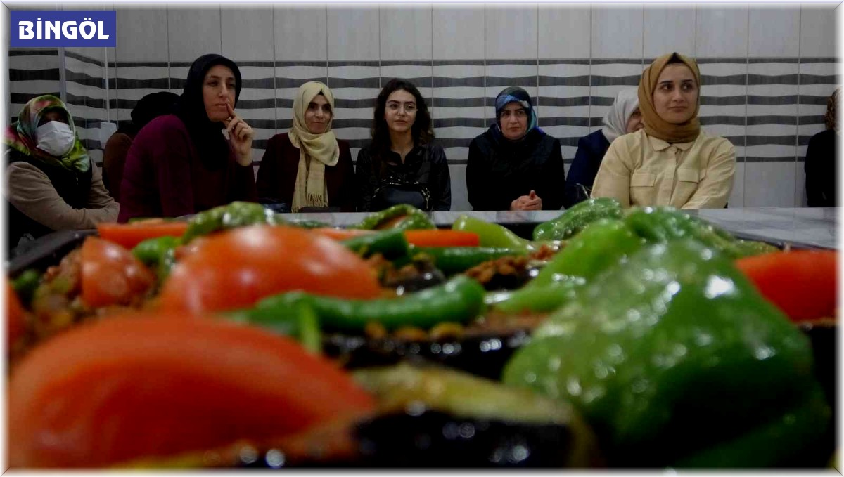Aşçılık kursuna giden kadınlar kendi iş yerlerini açmayı hedefliyor
