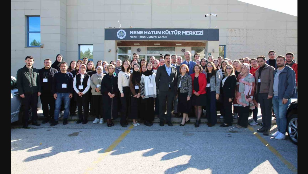 Aşı geliştirilmesi ve üretimi temel eğitimi Atatürk Üniversitesinde gerçekleştirildi