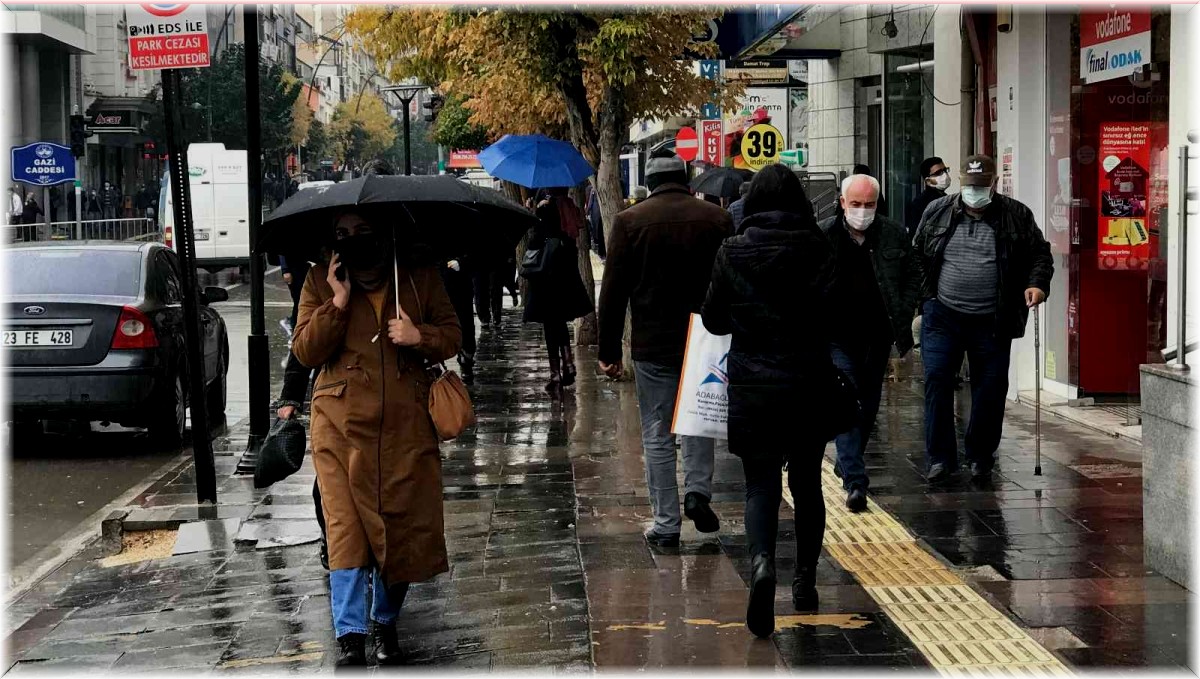 Aşılamada sarıya dönen Elazığ'da uzmanlar uyardı: "Ben aşı oldum, bu hastalık bana bulaşmaz demeyelim"