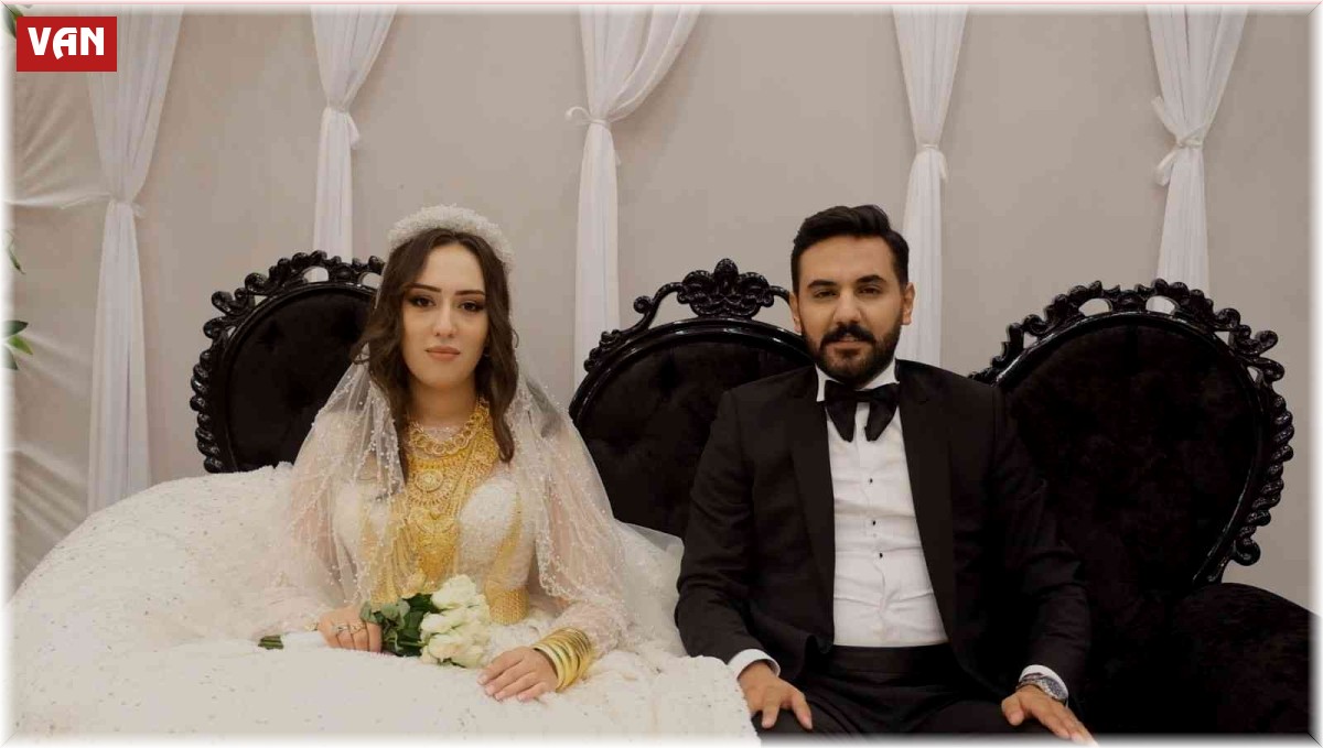 Aşiret düğününde gelin ve damada takılan takılar dudak uçuklattı