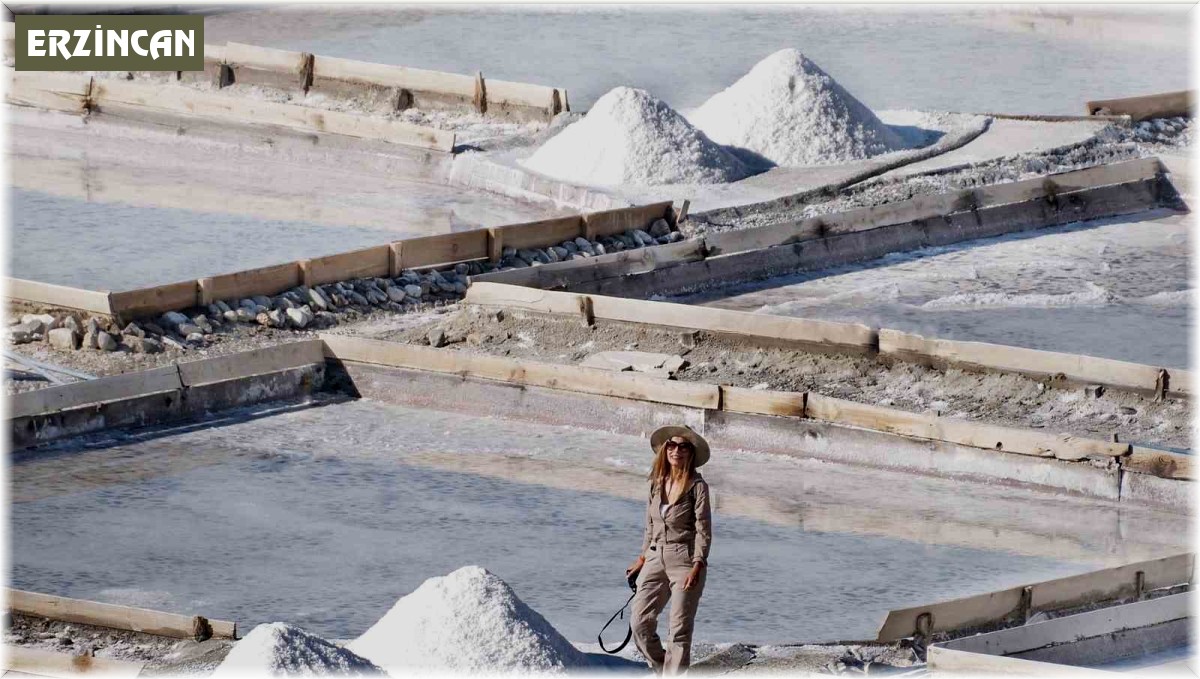 Asırlık tuz işletmesi iki ünlü fotoğrafçının ziyaretine ev sahipliği yaptı