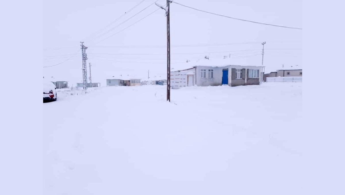 Aşkale beyaza büründü