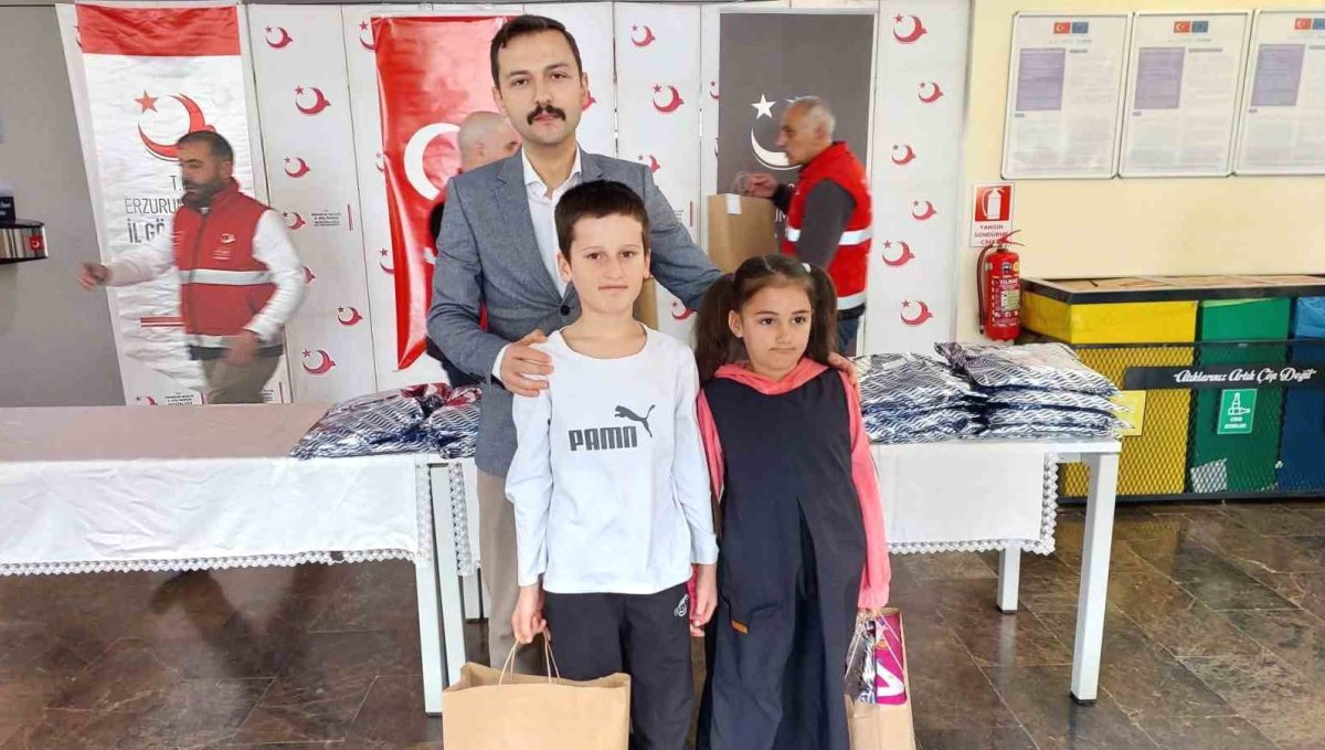 Aşkale'de bayramlaşma geleneği sürüyor