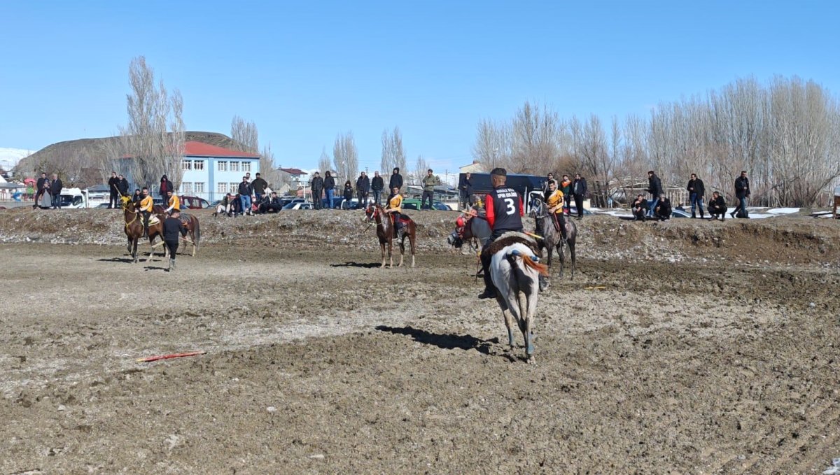 Aşkale'de ciritçiler sezona hazırlanıyor