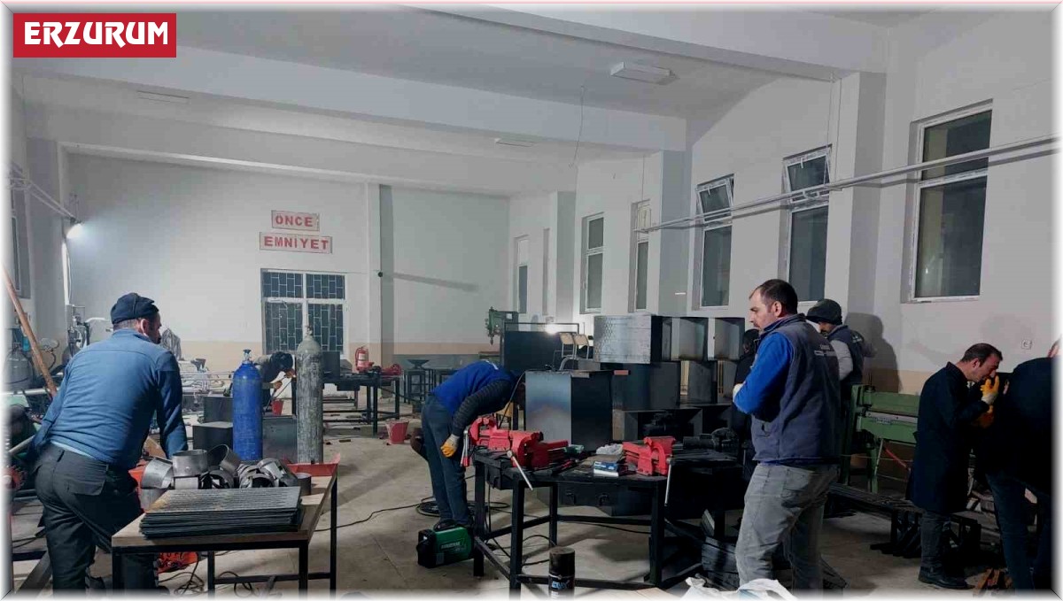 Aşkale'de depremzedeler için soba üretiliyor