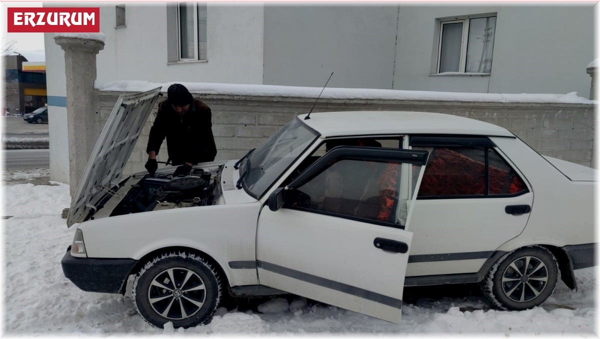 Aşkale'de onlarca araç soğuk yüzünden çalıştırılamadı