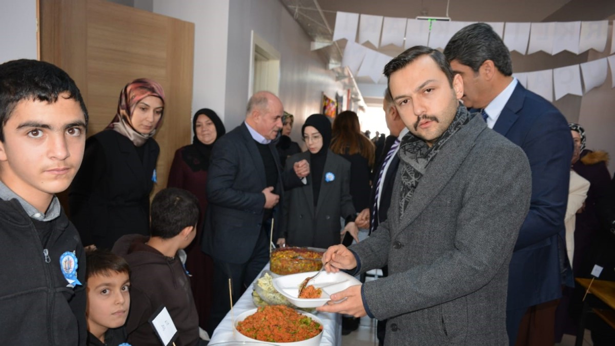 Aşkale'de özel eğitim sınıfı için destek çarşısı
