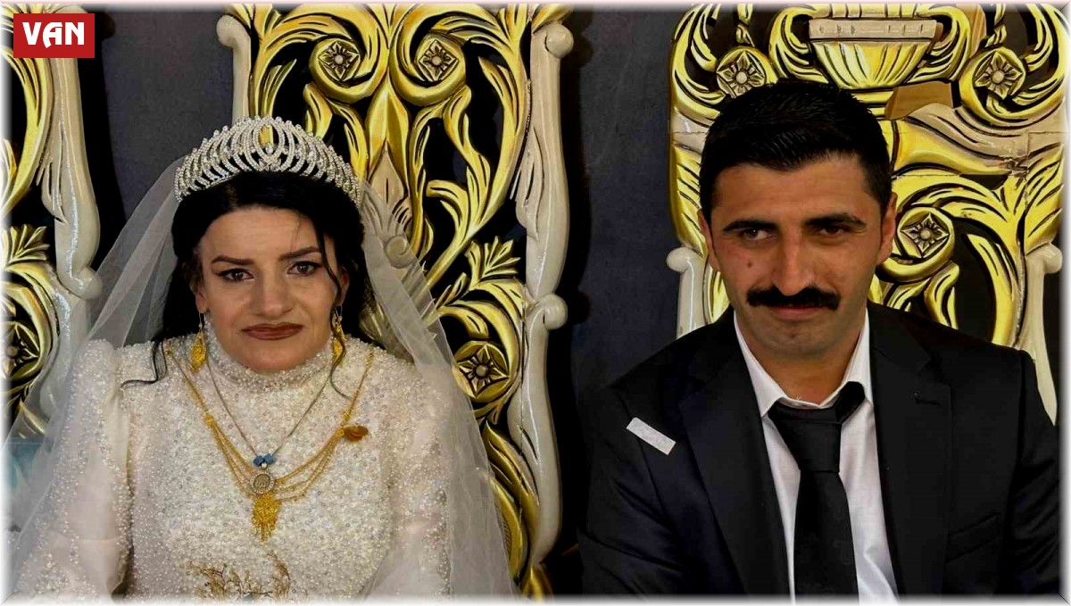 Aşkları engel tanımadı: Bedensel engelli çift görkemli bir düğünle dünya evine girdi