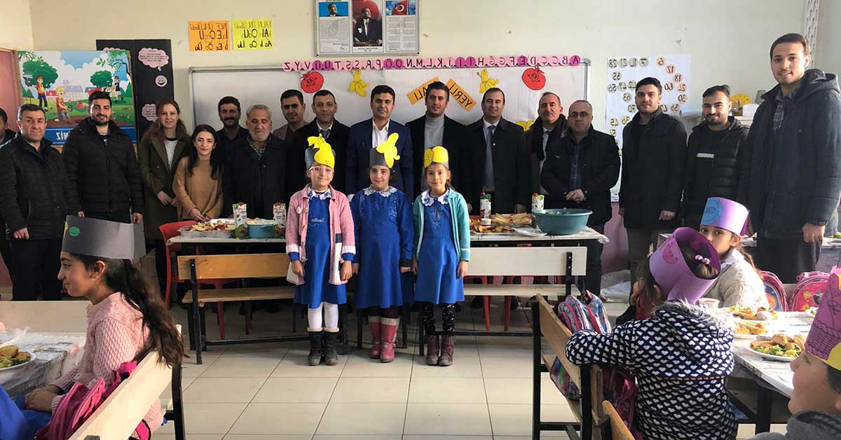 ASTOP'tan Köy Okullarına Kırtasiye Yardımı