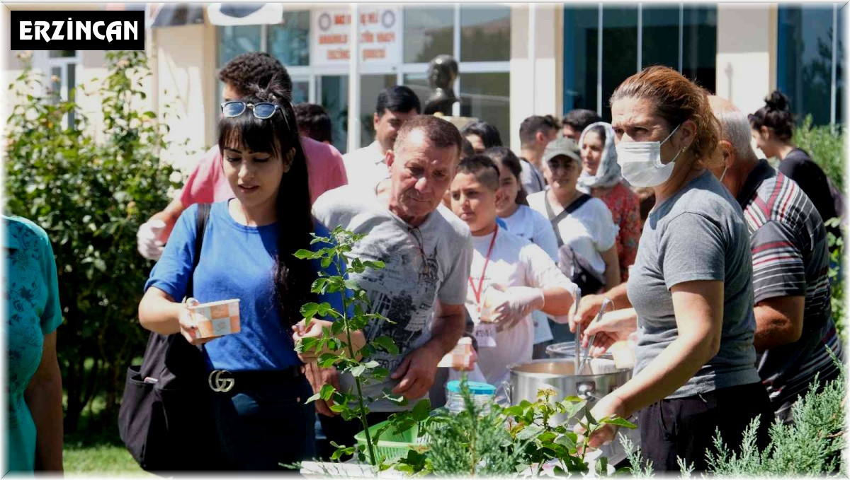 Aşure kazanları barış ve kardeşlik için kaynadı