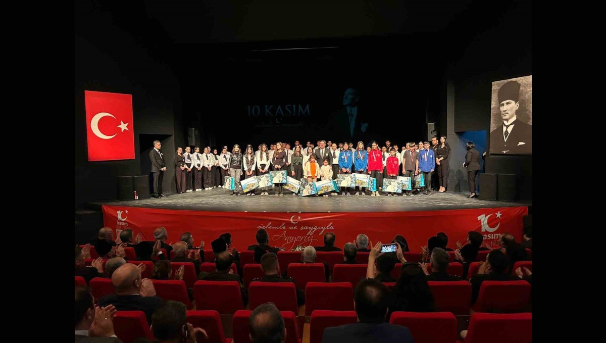 Atatürk, Bitlis, Van ve Hakkâri'de anıldı