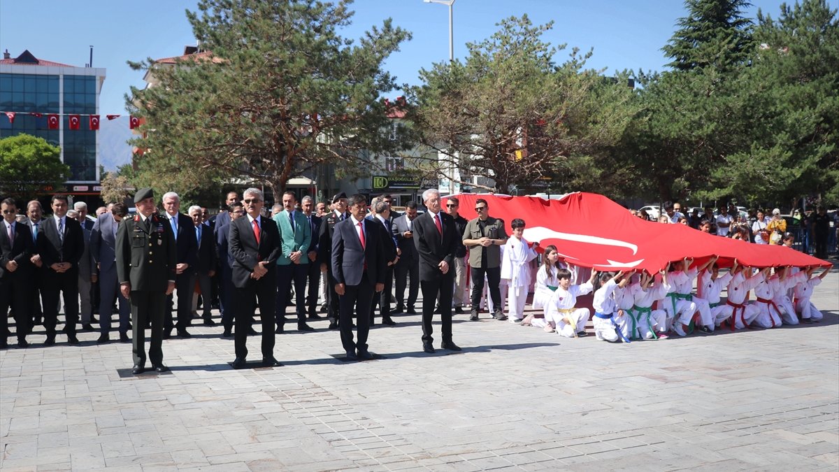 Atatürk'ün Erzincan'a gelişinin 103. yıl dönümü törenle kutlandı