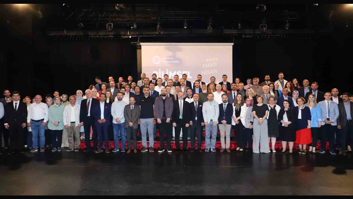 Atatürk Üniversitesi, bilimsel teşvik töreni ile akademisyenlerini ödüllendirmeye devam ediyor