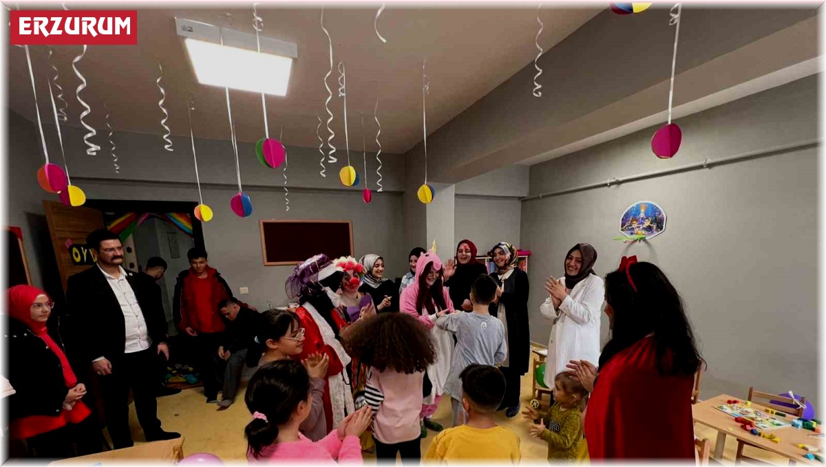 Atatürk Üniversitesi, depremzede çocuklar için oyun odası oluşturdu