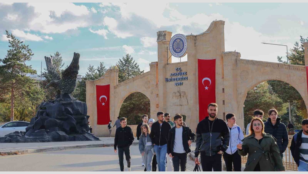 Atatürk Üniversitesi Kalkındırma Vakfı, 2025-2026 eğitim-öğretim yılı burs başvurularını açtı