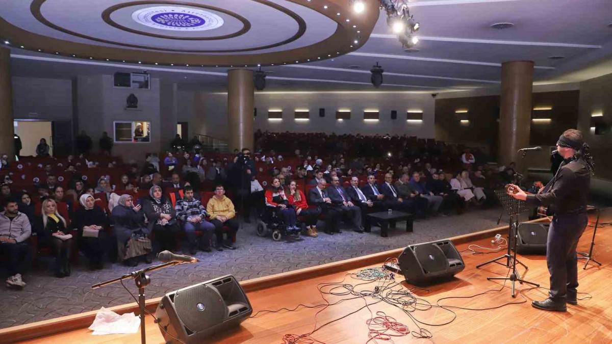 Atatürk Üniversitesi'nde engelliler günü farkındalık programı düzenlendi