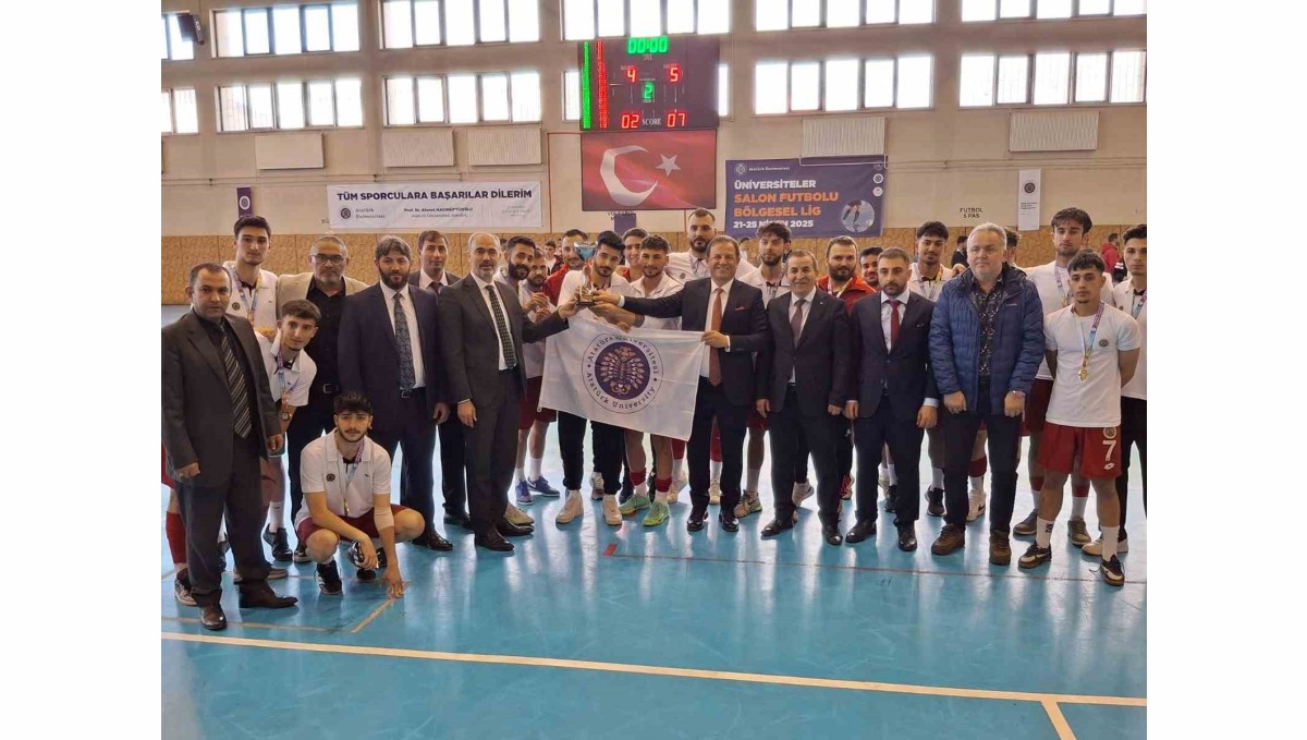 Atatürk Üniversitesi salon futbolunda birincilik ve ikincilik elde etti