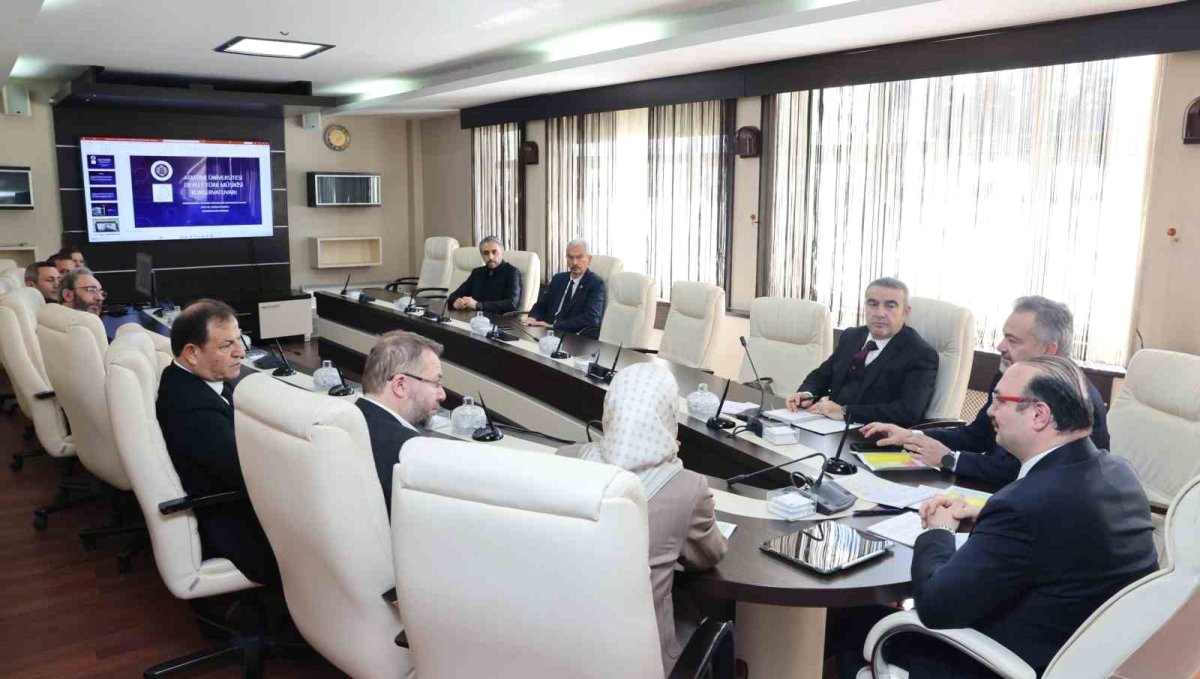 Atatürk Üniversitesinde birim değerlendirme toplantılarının ilk etabı tamamlandı