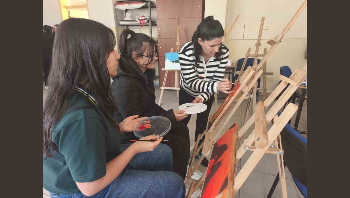 Atık ahşaplar sanata dönüşüyor