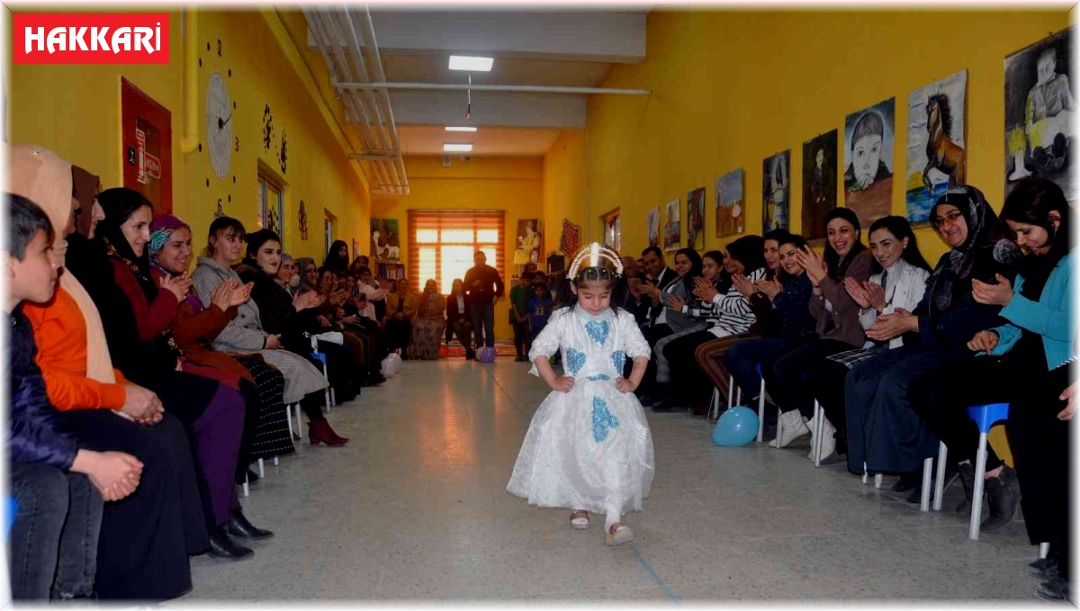 Atık malzemelerden üretilen kıyafetler görücüye çıkarıldı