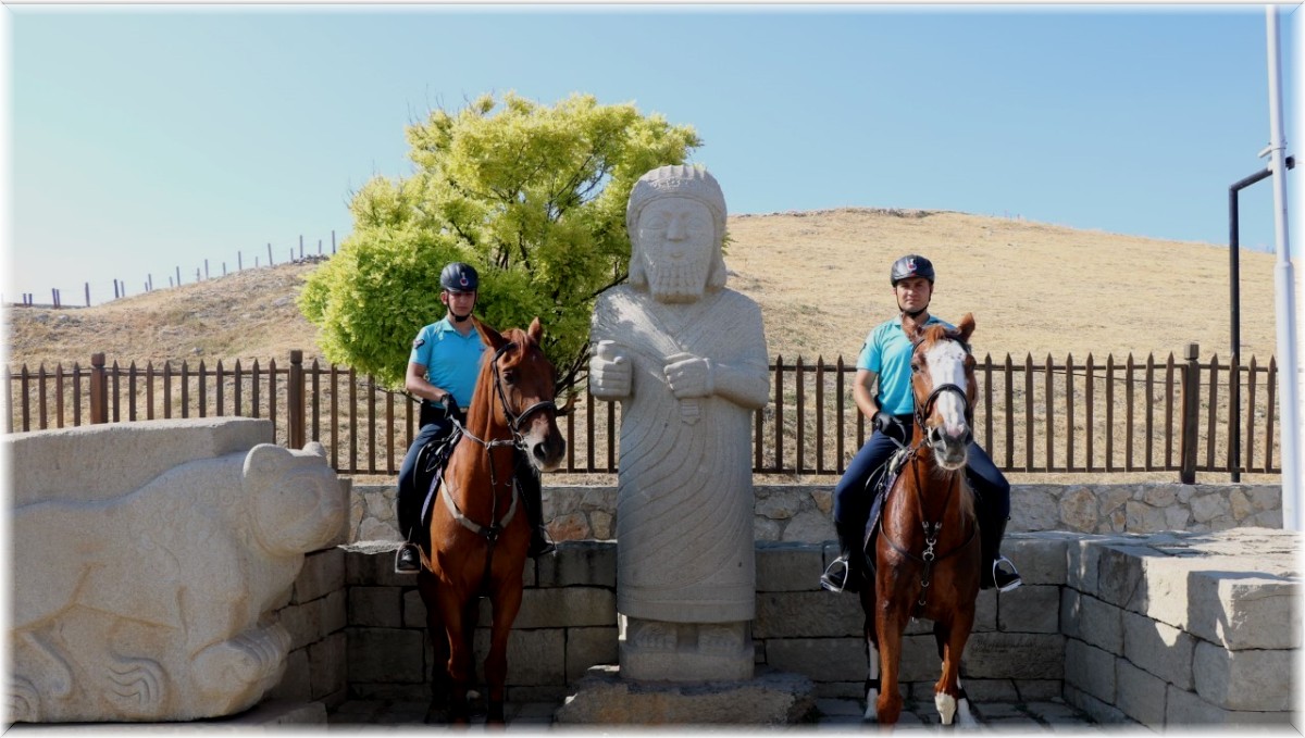 Atlı Jandarma Timi Malatya'da görevde