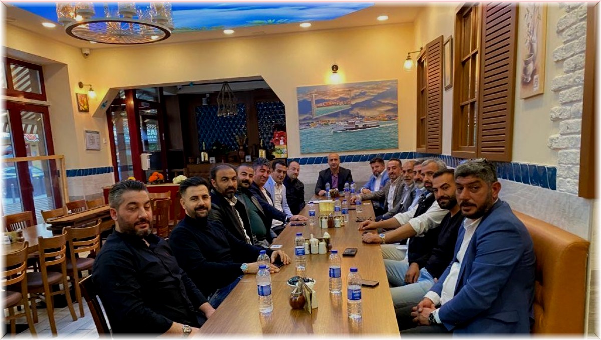 Avrupa Elazığlılar Derneği Başkanı Muharrem Akan güven tazeledi