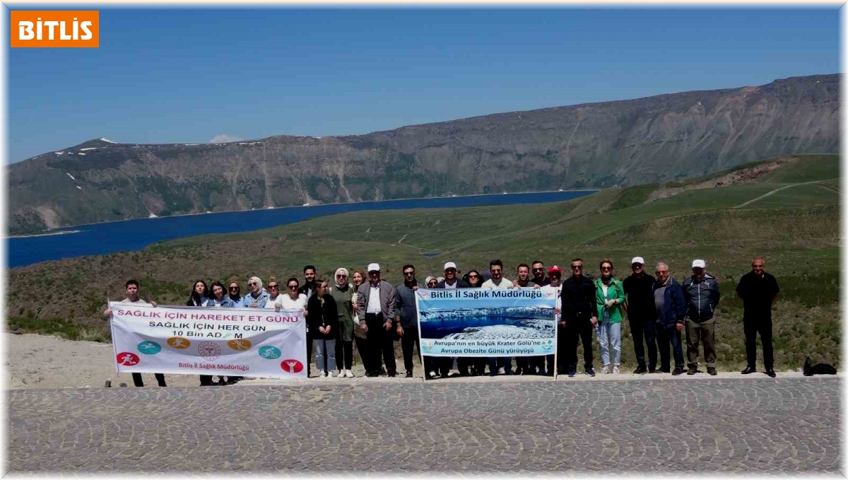 Avrupa'nın en büyük kraterinde Obezite Günü yürüyüşü