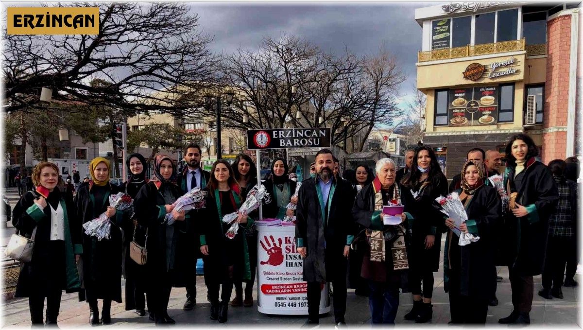 Avukatlar, Kadınlar Gününde kitap ve karanfil dağıttı
