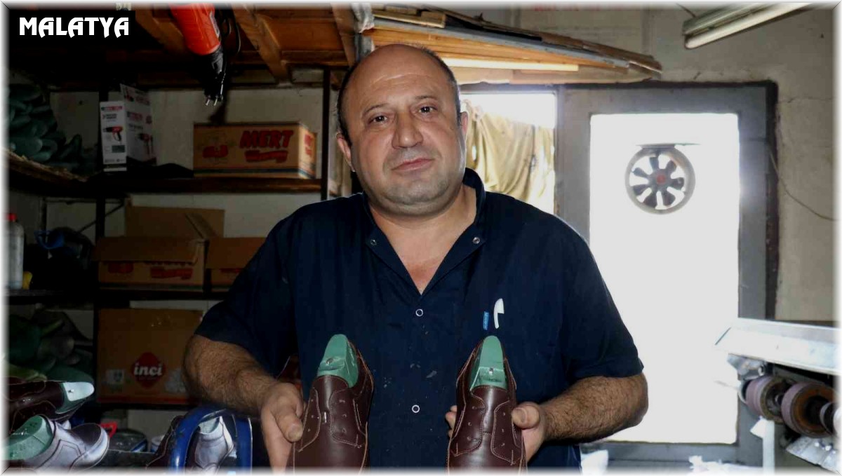 Ayakkabı ustası teknolojiye direniyor