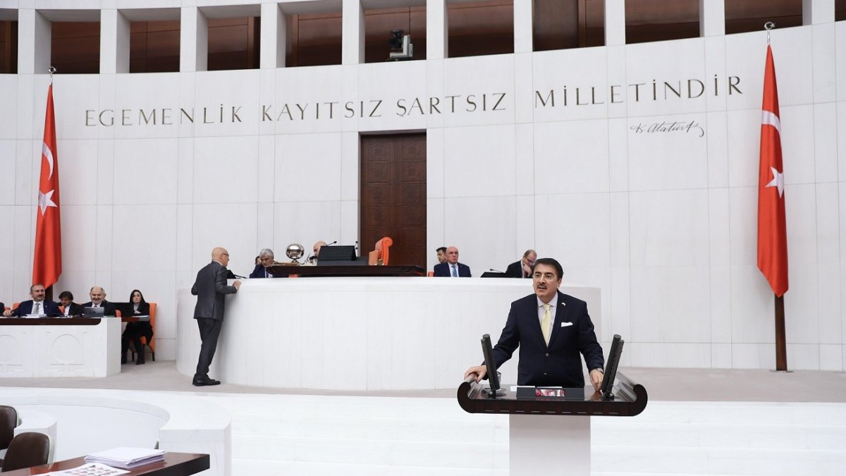 Aydemir: 'Darbeci zihniyetleri lanetliyoruz'