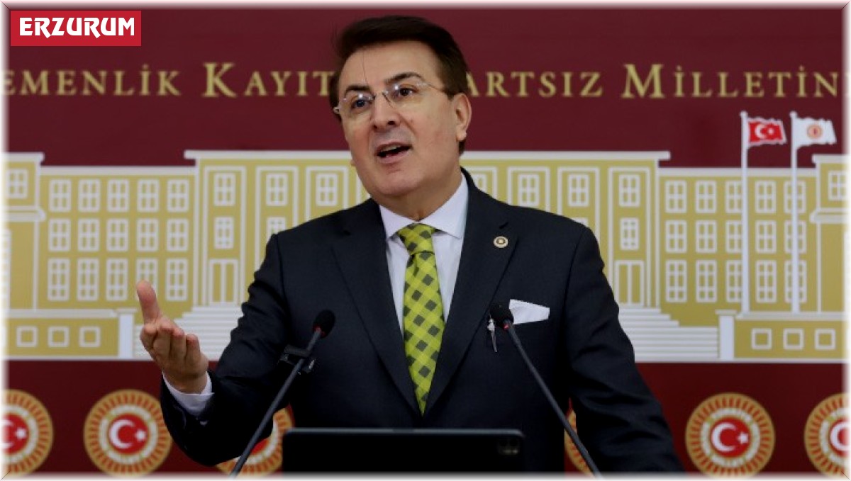 Aydemir: Mehmet Akif Ersoy bir tefekkür abidesidir'