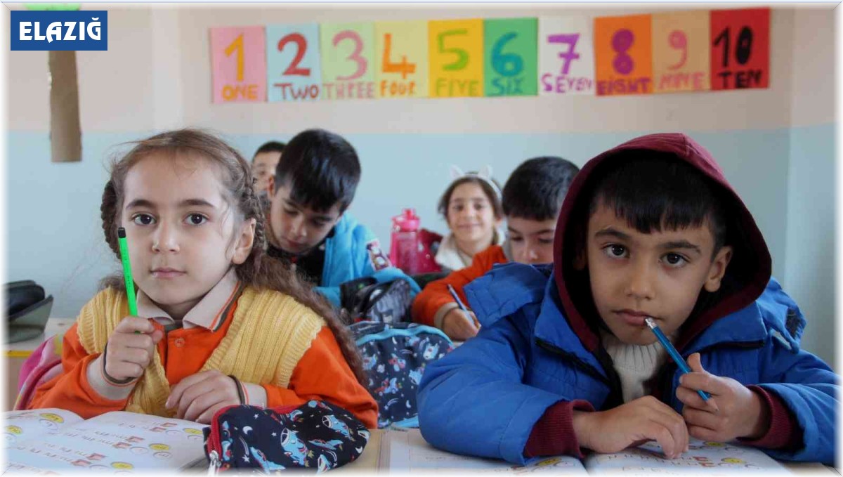 Aynı çatı altında hem öğrenciler hem de aileleri eğitim alıyor