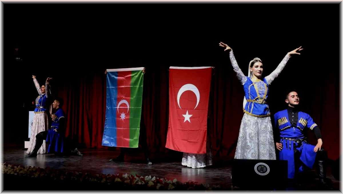 Azerbaycan'ın kalbi Atatürk Üniversitesi'nde attı