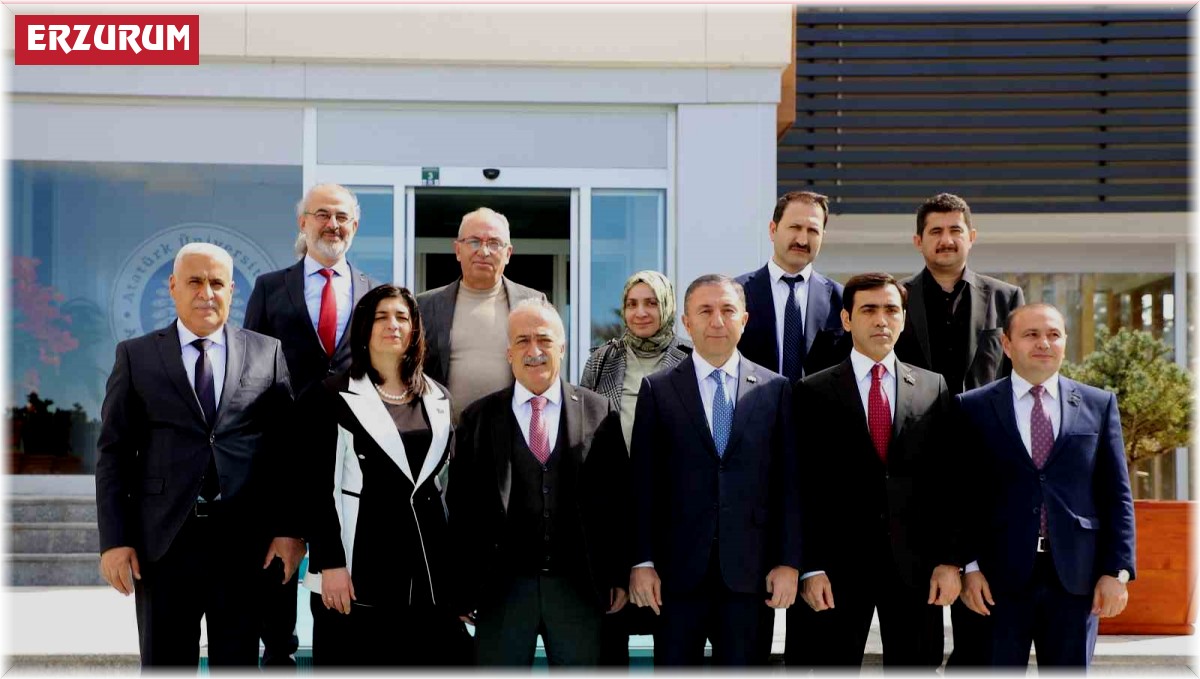 Azerbaycan Milletvekilleri Rektör Çomaklı'yı ziyaret etti