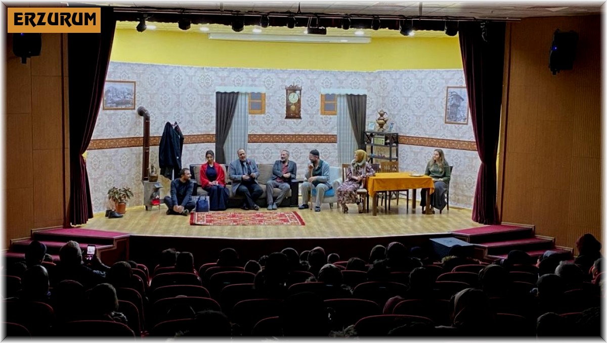 Aziziye Belediyesi'nden tiyatro ziyafeti