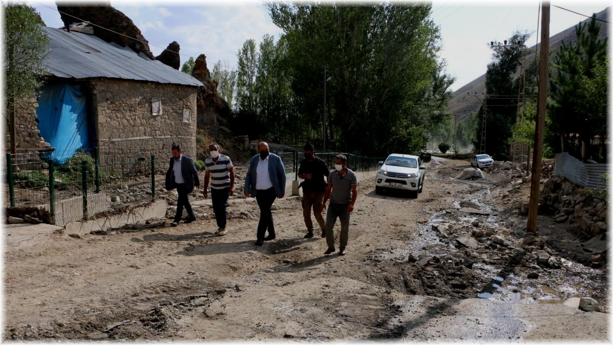 Aziziye Belediyesi yağışların ardından seferber oldu