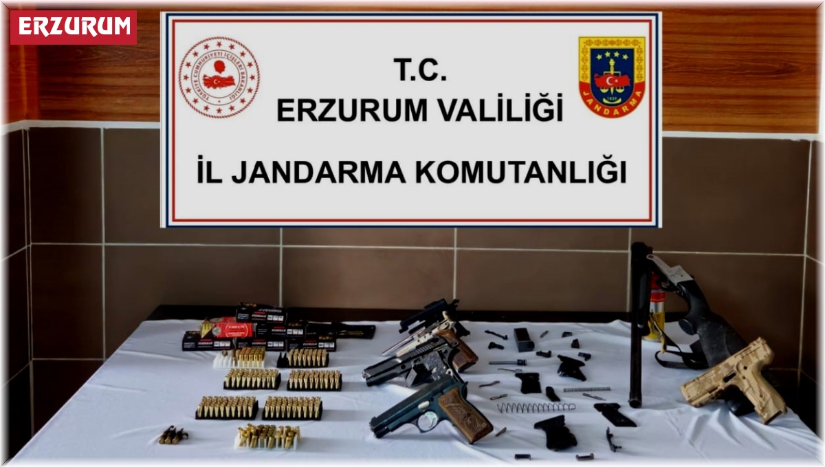 Aziziye'de kaçak silah operasyonu