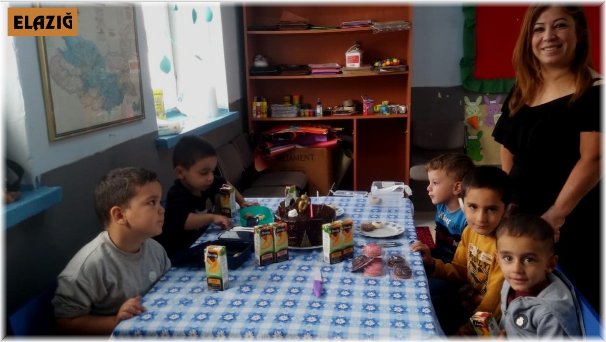 Azmin ismi Yeşim öğretmen: Engelleri aştı, 3 üniversite bitirdi 2'sine devam ediyor