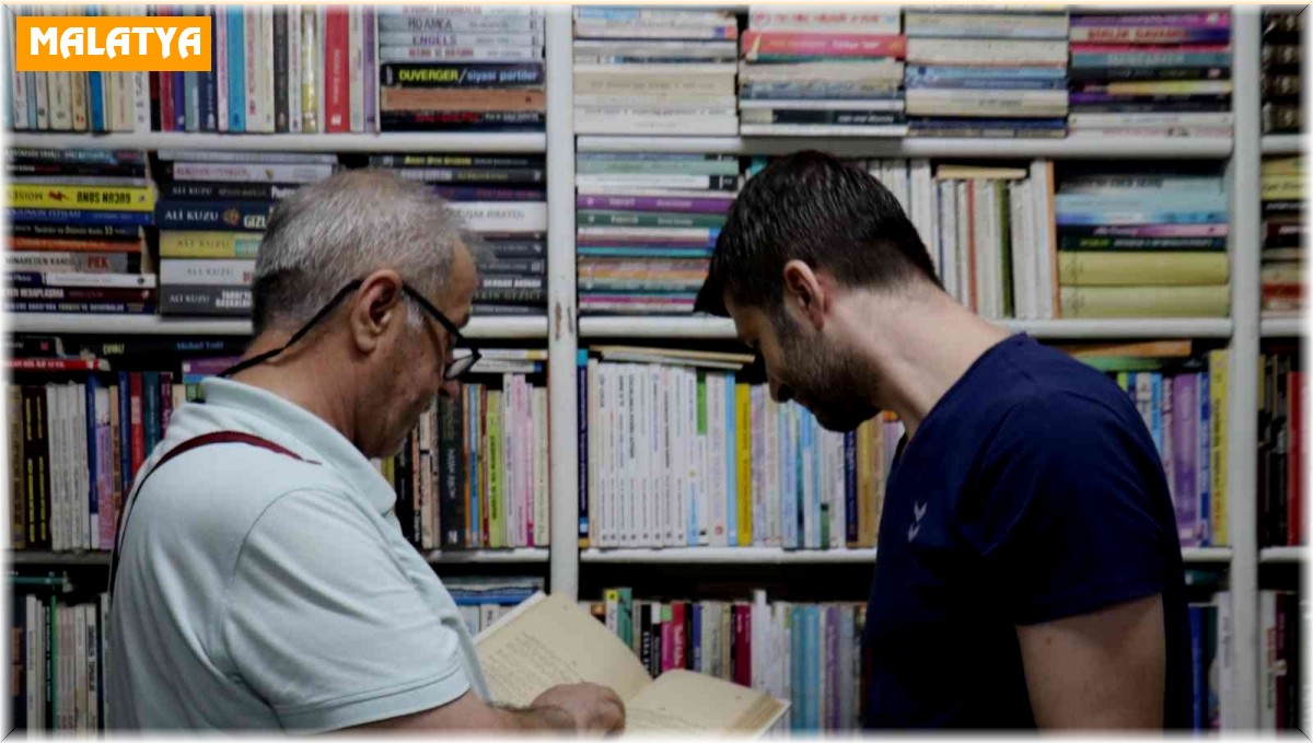 Baba oğul ata mesleği sahaflığı yaşatmaya çalışıyor